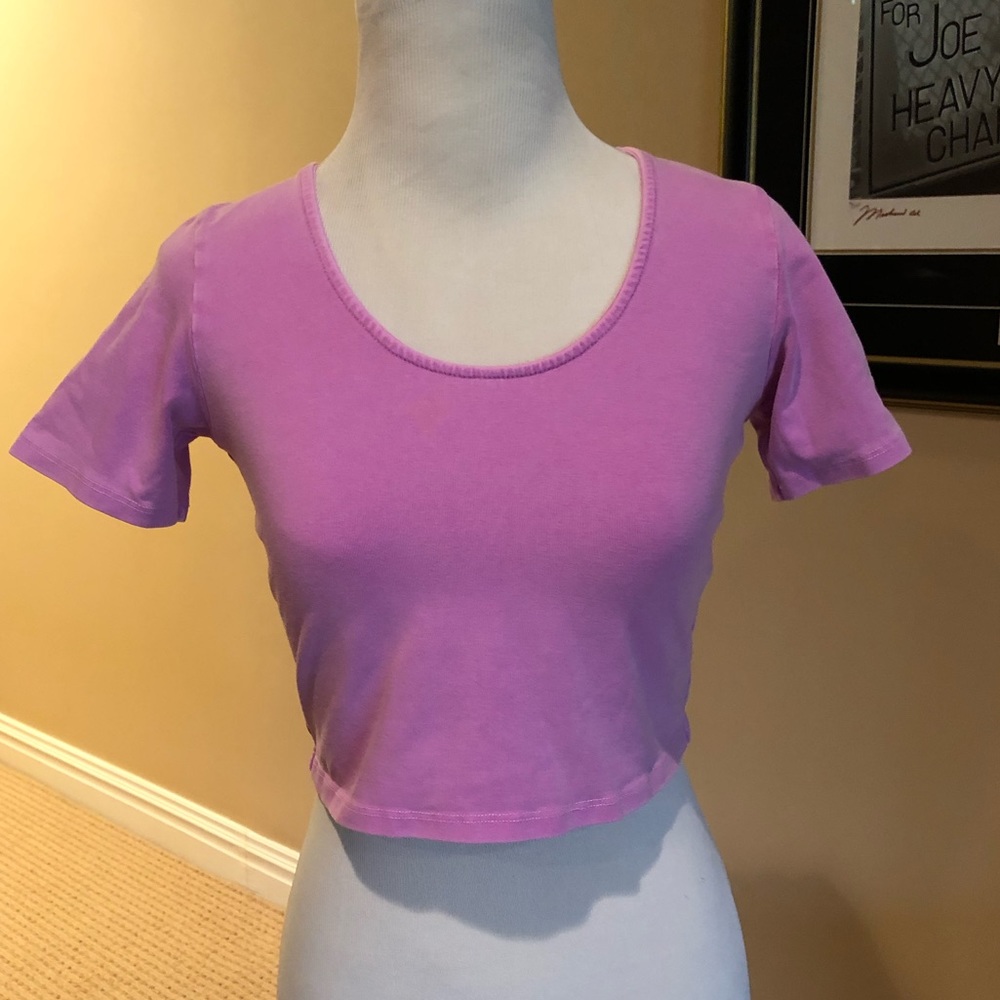 Cute purple/pinky crop top w/cut out heart on back